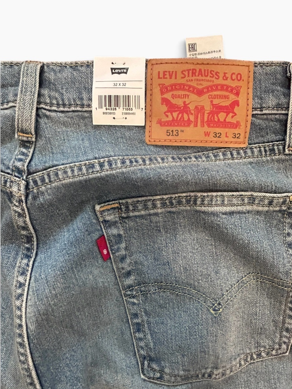 Levi's Classic Straight Fit Men's Jeans - Light Blue NWT 32x32” - Picture 2 of 4